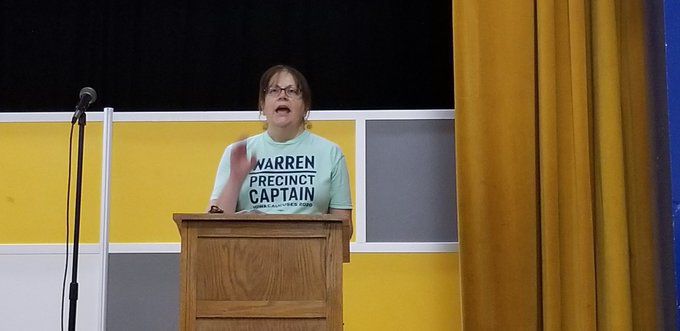 Elizabeth Warren speaks at Monroe Elementary
